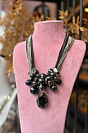 Siyah Akor Boncuklu Tasarım Kolye | Mev’Armoni Collection