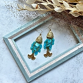 Turkuaz Pul Detaylı Balık Küpe I Mev'Art Collection