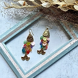 Renkli Pul Detaylı Balık Küpe I Mev'Art Collection