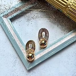 Altın Rengi Geometrik Halkalı Küpe I Mev'Art Collection