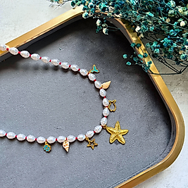 İncili Deniz Figürlü Altın Rengi Kolye I Mev'Armoni Collection