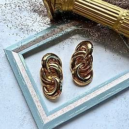 Zincir Formlu Altın Rengi Küpe I Mev'Art Collection