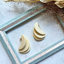 Krem Renk Katmanlı Form Küpe I Mev'Art Collection