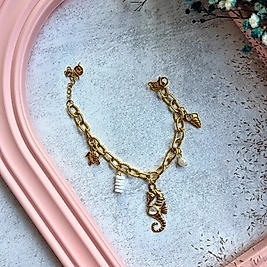 Deniz Atı Figürlü İstiridye Detaylı Gold Bileklik I Mev'ADA Collection